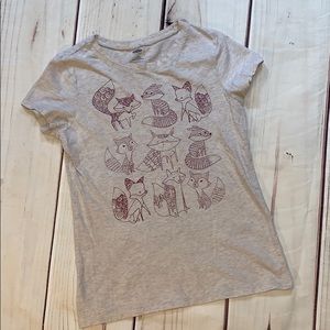 Cream T-shirt with little foxes